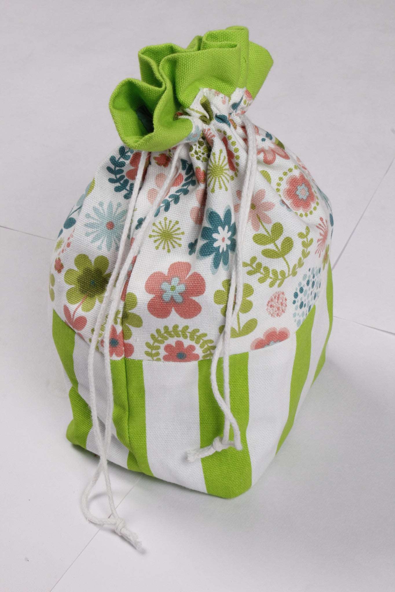 Gift Bag - Retro Flowers